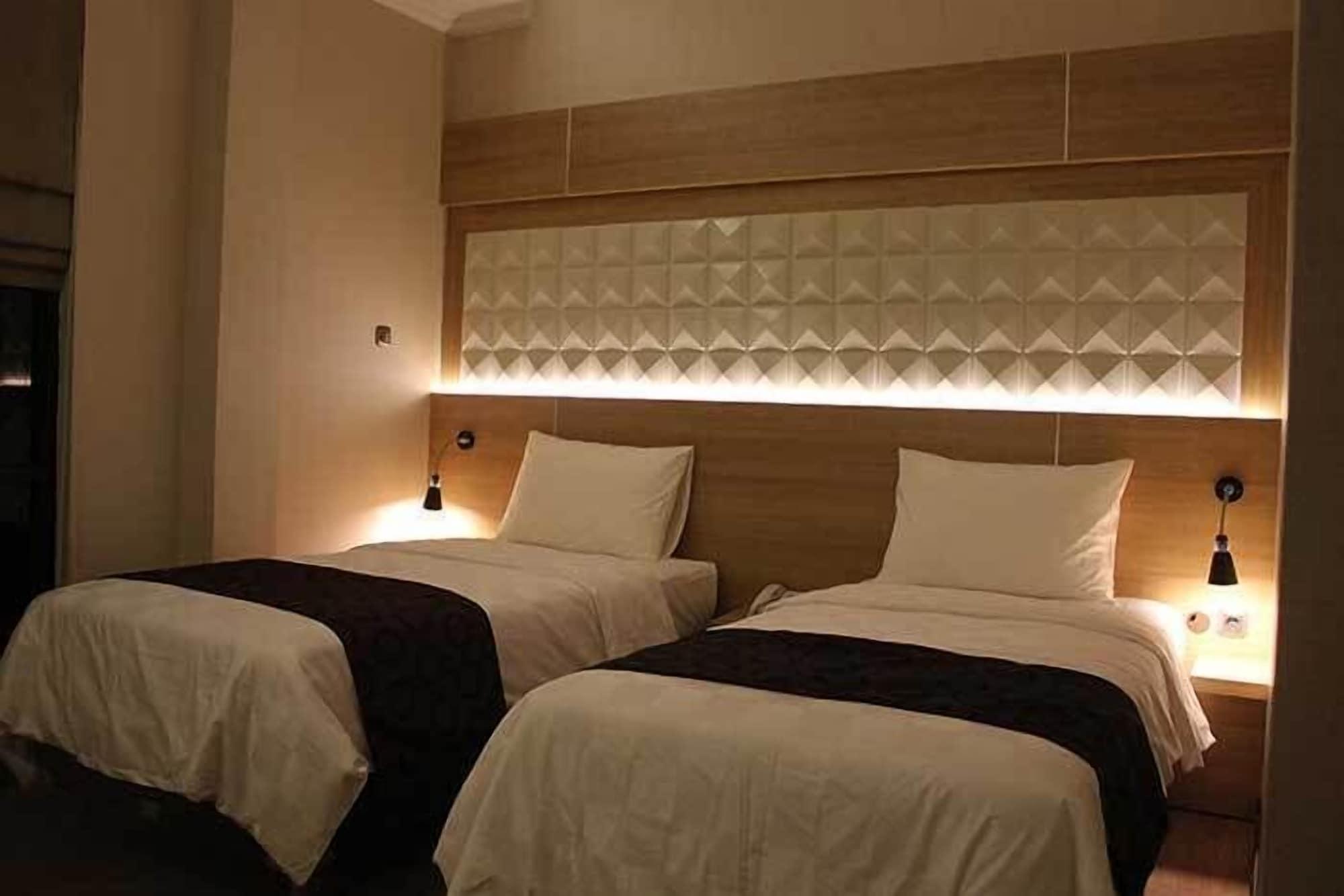 Fontana Hotel Jakarta Exterior photo
